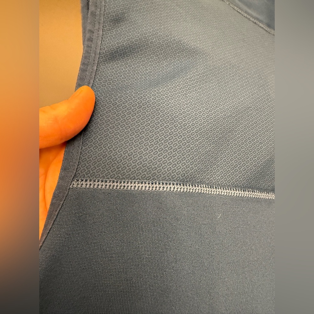 Men’s Patagonia Piton Hybrid Vest - Picture 3 of 4